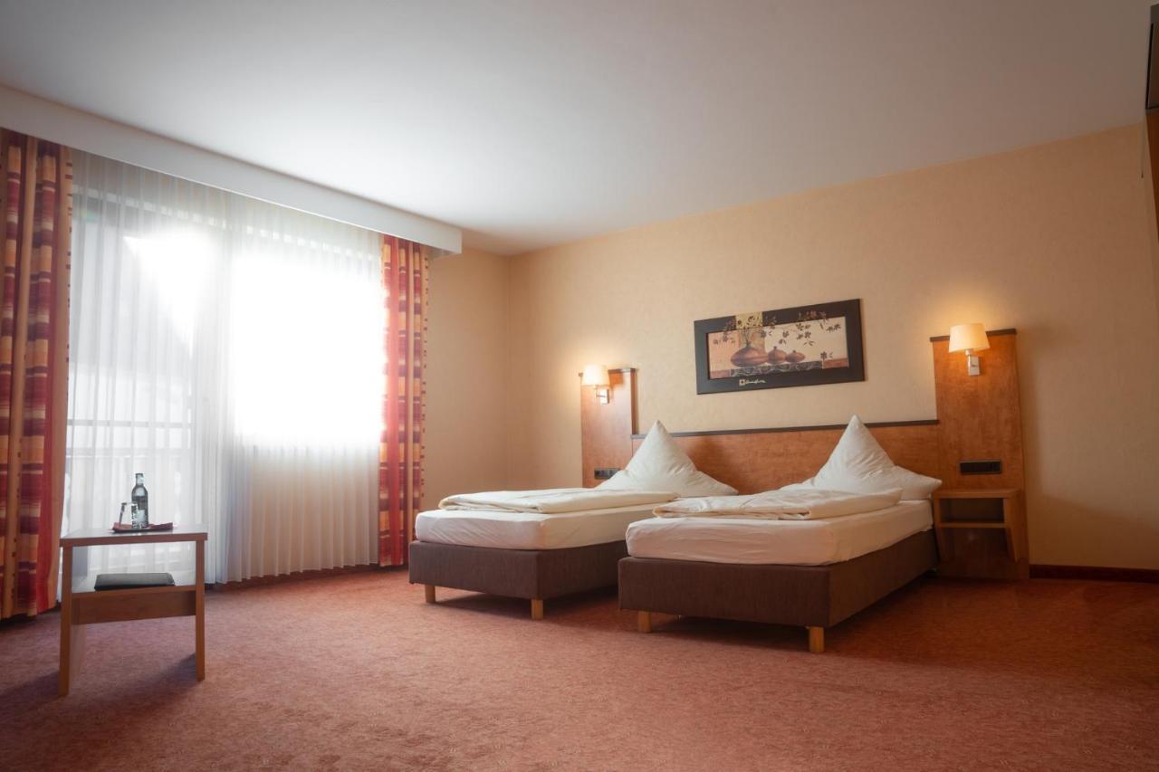 Hotel Gasthof Kaesser Ansbach Exterior foto