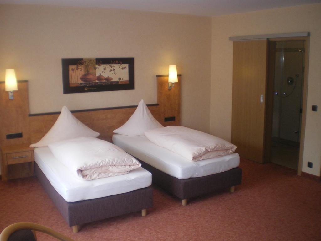 Hotel Gasthof Kaesser Ansbach Exterior foto