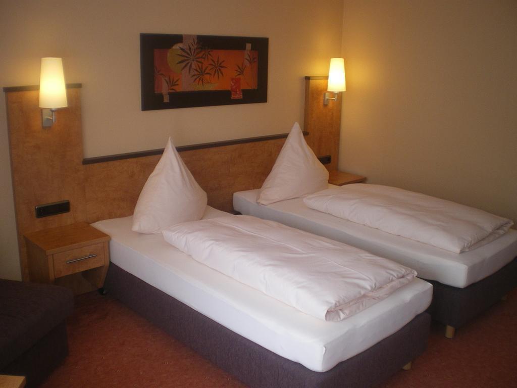 Hotel Gasthof Kaesser Ansbach Exterior foto