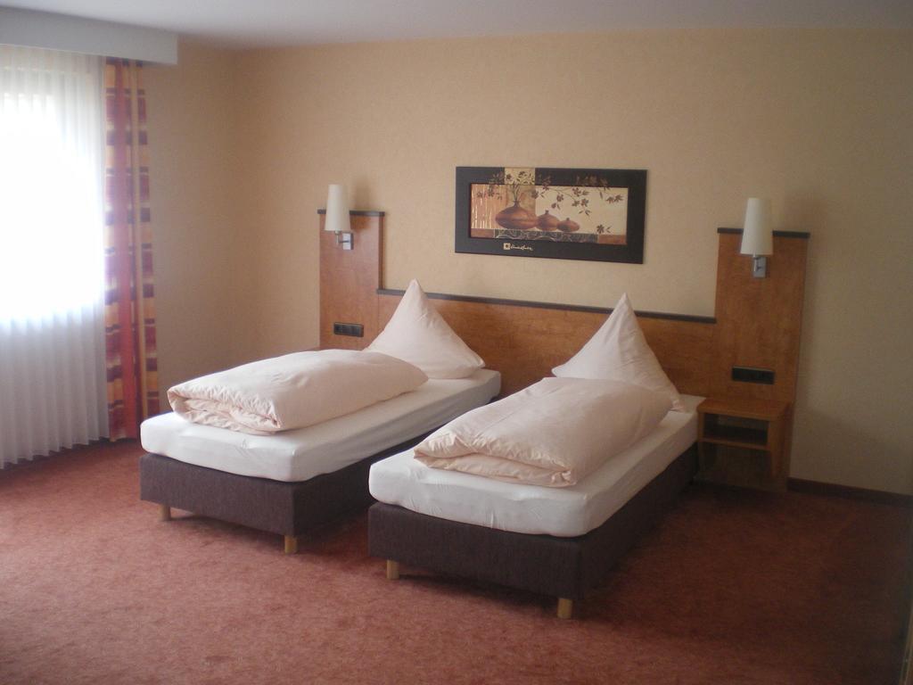 Hotel Gasthof Kaesser Ansbach Exterior foto