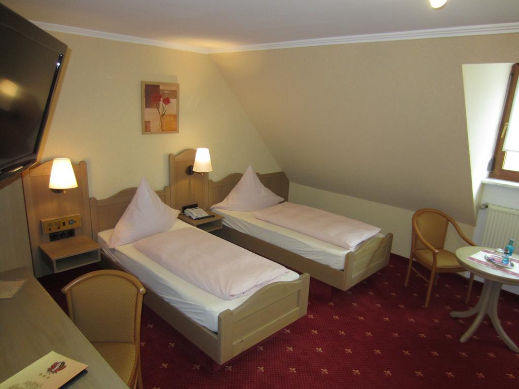 Hotel Gasthof Kaesser Ansbach Exterior foto