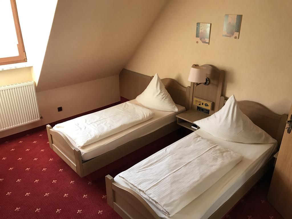 Hotel Gasthof Kaesser Ansbach Exterior foto